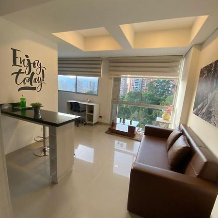 Apartasuite Moderna - En El Corazon Del Poblado Medellín Esterno foto