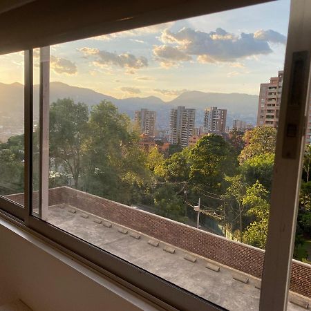 Apartasuite Moderna - En El Corazon Del Poblado Medellín Esterno foto