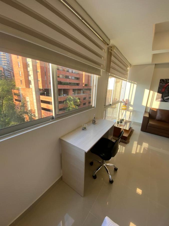 Apartasuite Moderna - En El Corazon Del Poblado Medellín Esterno foto