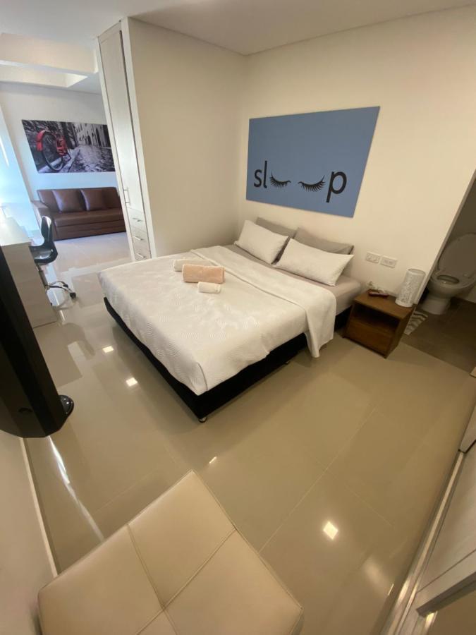 Apartasuite Moderna - En El Corazon Del Poblado Medellín Esterno foto