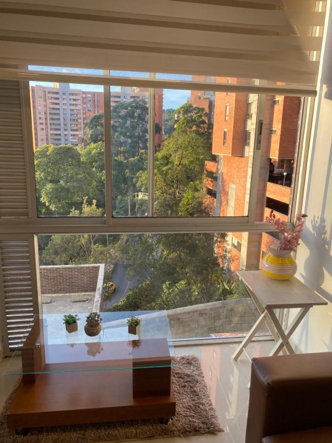 Apartasuite Moderna - En El Corazon Del Poblado Medellín Esterno foto