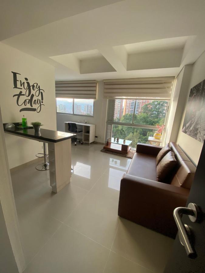 Apartasuite Moderna - En El Corazon Del Poblado Medellín Esterno foto