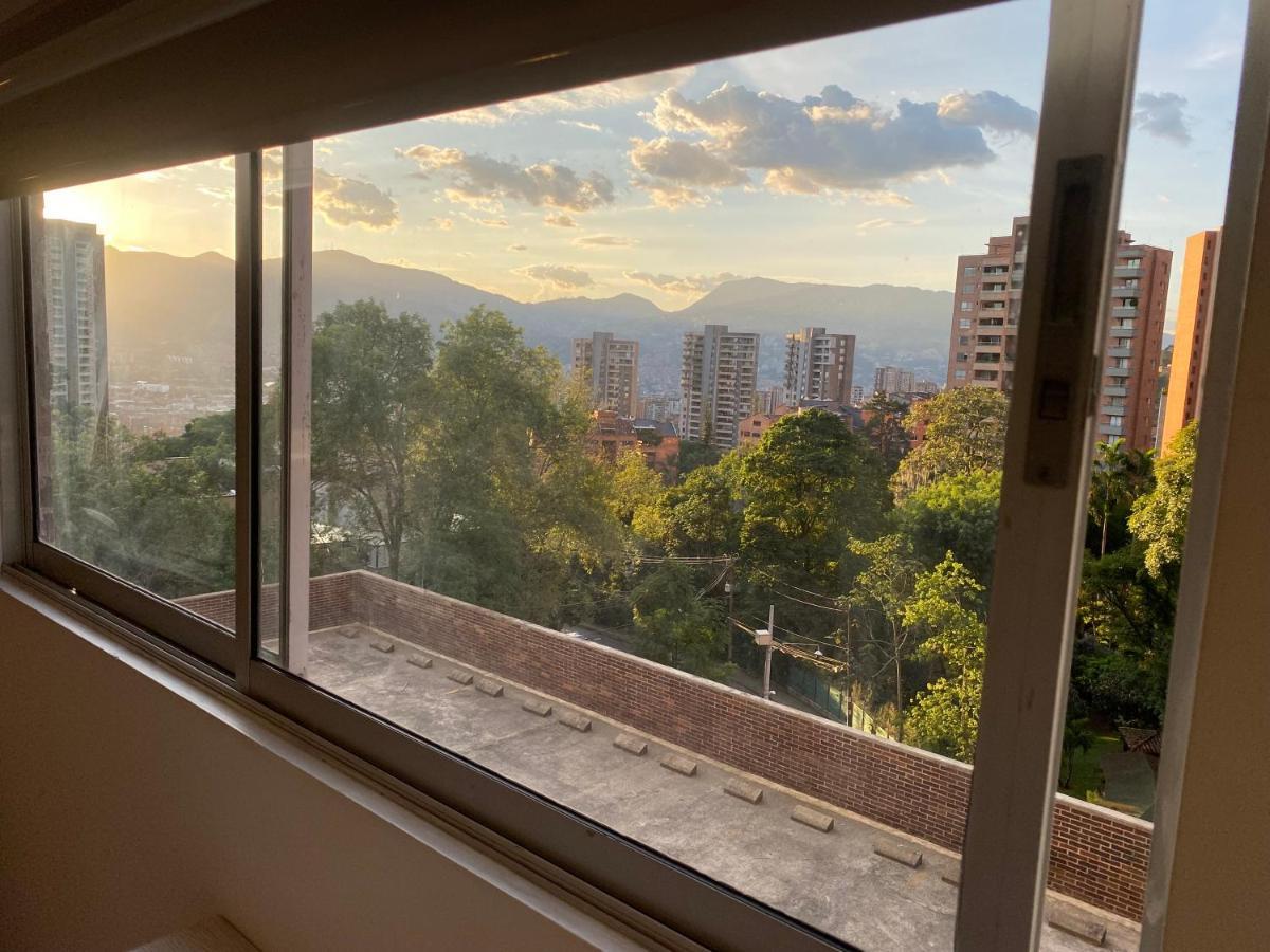 Apartasuite Moderna - En El Corazon Del Poblado Medellín Esterno foto