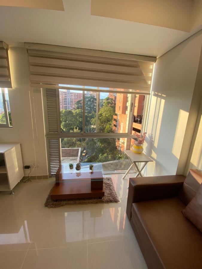 Apartasuite Moderna - En El Corazon Del Poblado Medellín Esterno foto