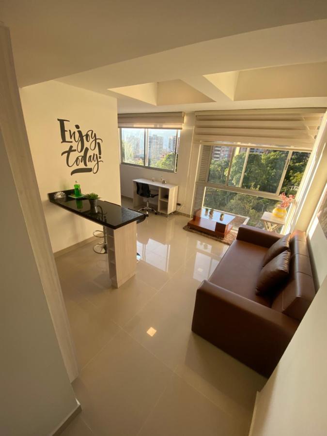 Apartasuite Moderna - En El Corazon Del Poblado Medellín Esterno foto