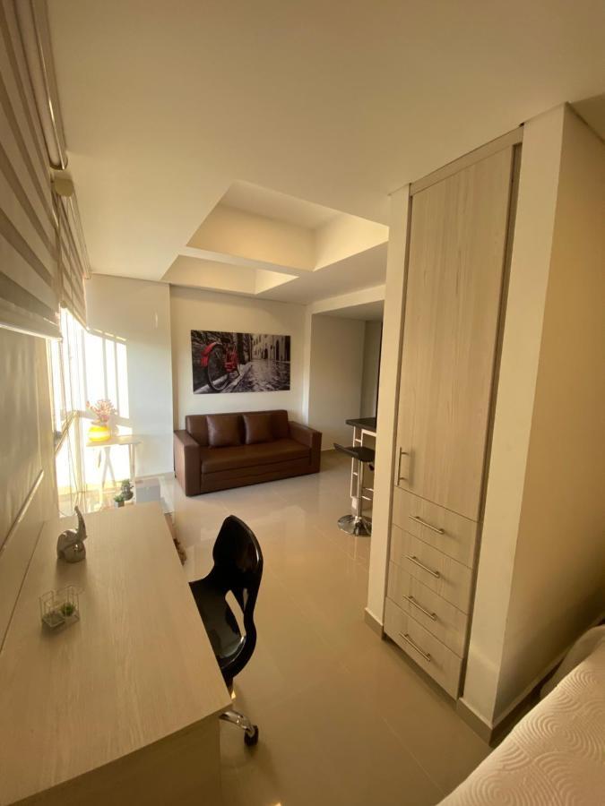 Apartasuite Moderna - En El Corazon Del Poblado Medellín Esterno foto