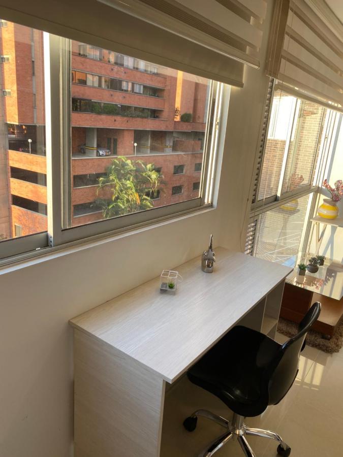 Apartasuite Moderna - En El Corazon Del Poblado Medellín Esterno foto