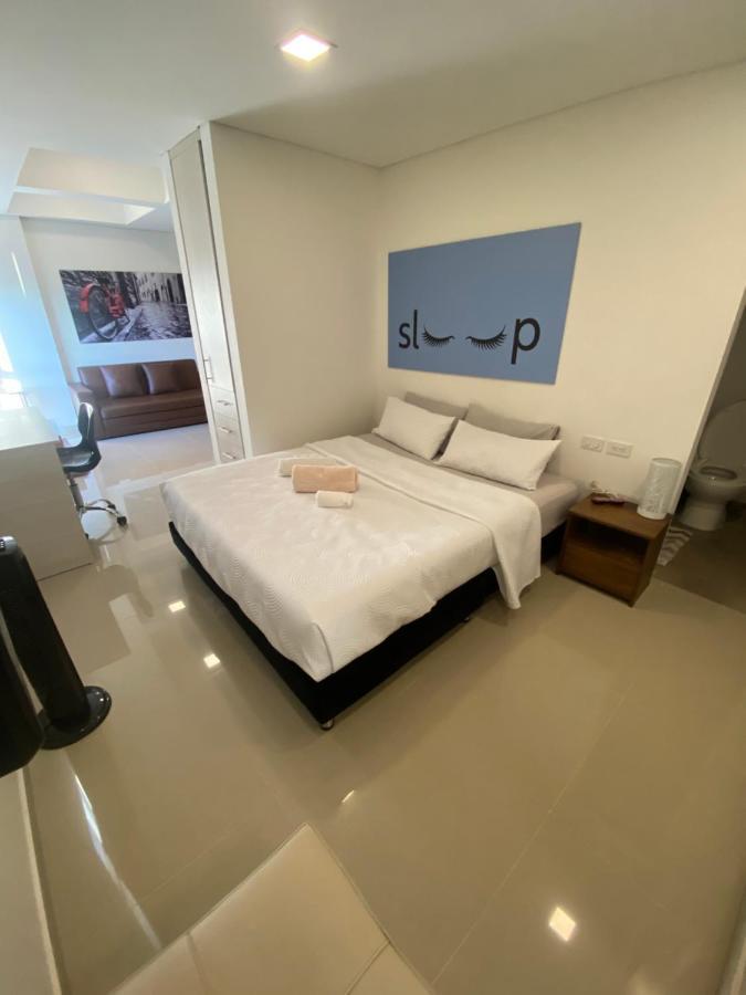 Apartasuite Moderna - En El Corazon Del Poblado Medellín Esterno foto