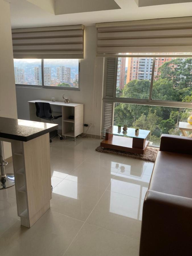 Apartasuite Moderna - En El Corazon Del Poblado Medellín Esterno foto