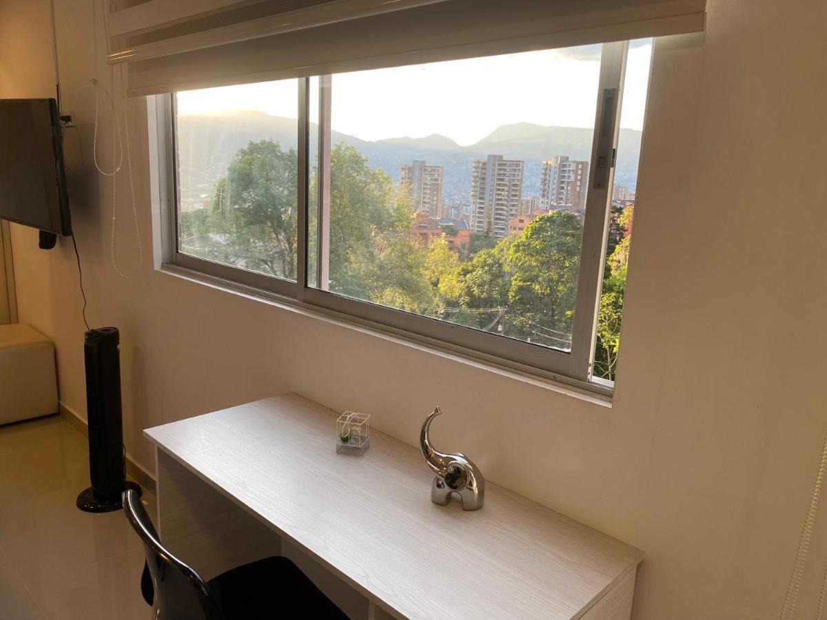 Apartasuite Moderna - En El Corazon Del Poblado Medellín Esterno foto