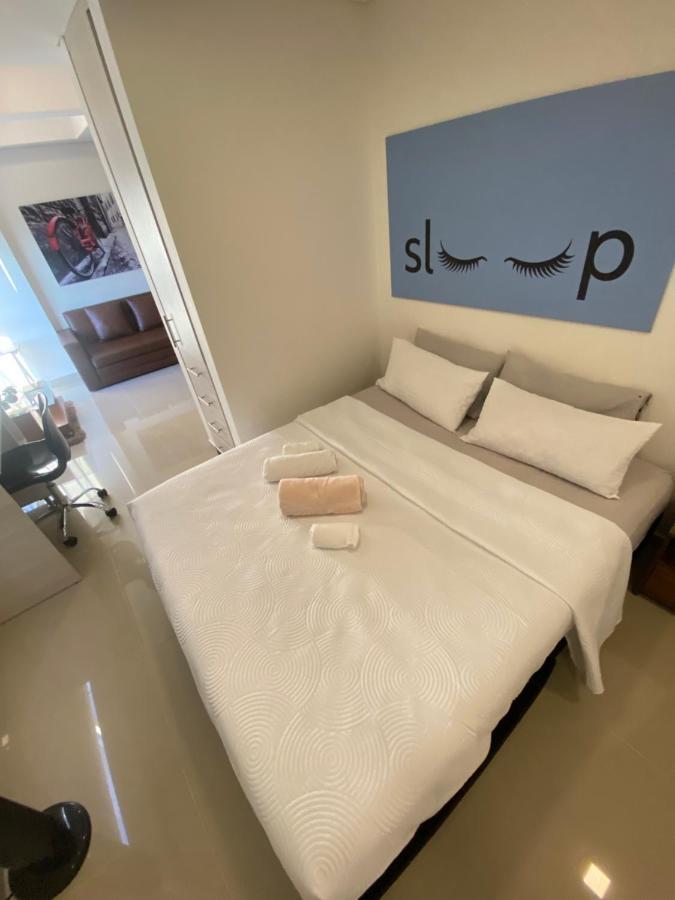 Apartasuite Moderna - En El Corazon Del Poblado Medellín Esterno foto